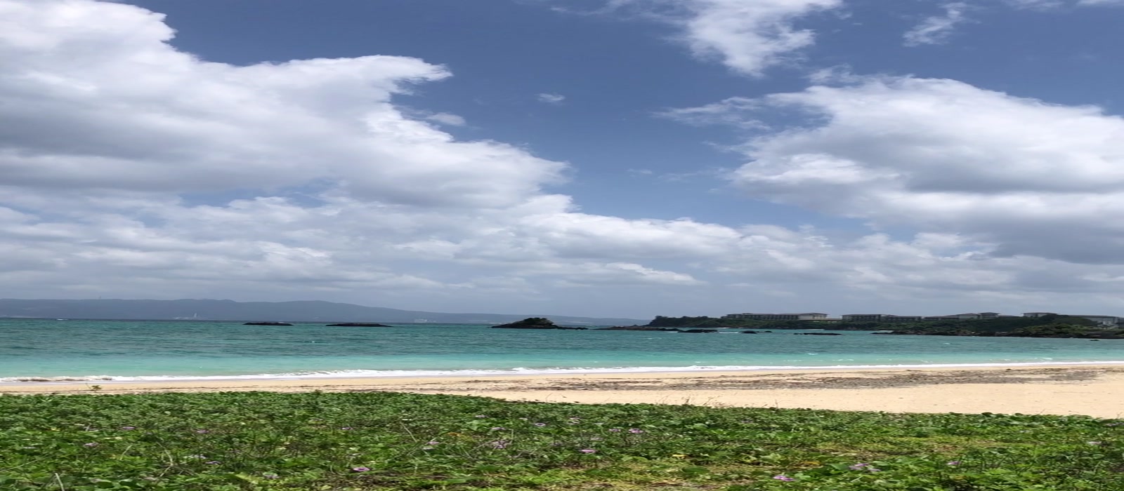 青い海と白い砂浜